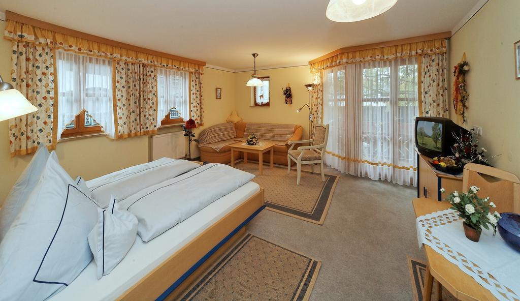 Landhaus Cornelia Bad Birnbach Pokoj fotografie